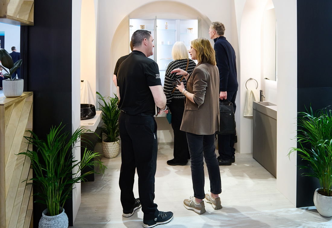 NEC stand photographer
